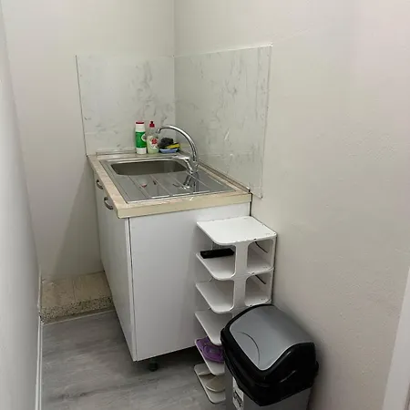 Just Renovated In The Center Apartament