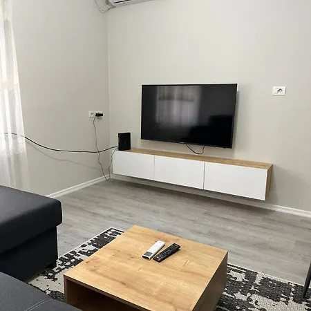 Just Renovated In The Center