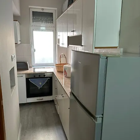 Just Renovated In The Center Apartmán